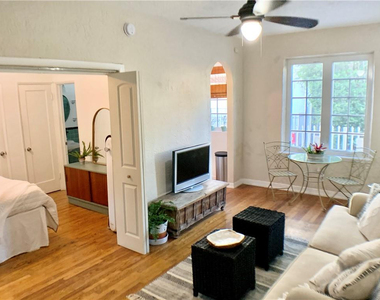 732 Euclid Avenue - Photo Thumbnail 6