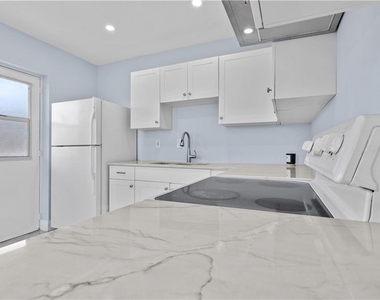 260 Nw 19th Street - Photo Thumbnail 5