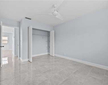 260 Nw 19th Street - Photo Thumbnail 13