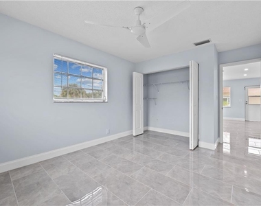 260 Nw 19th Street - Photo Thumbnail 11