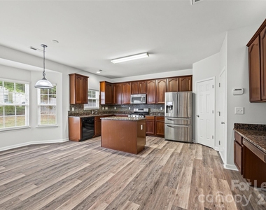 2704 Piersland Drive - Photo Thumbnail 11
