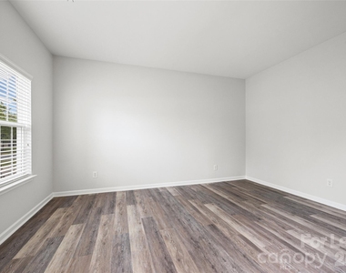 2704 Piersland Drive - Photo Thumbnail 31