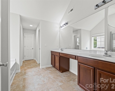2704 Piersland Drive - Photo Thumbnail 19