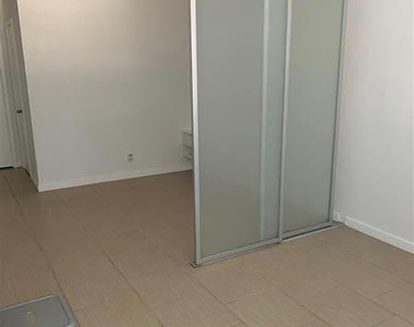 2830 Ne 30th Place - Photo Thumbnail 2