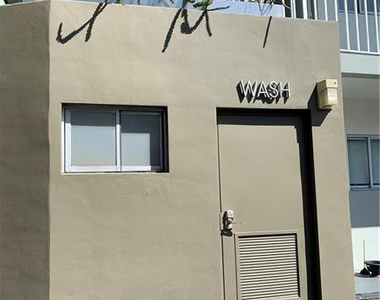 2830 Ne 30th Place - Photo Thumbnail 6