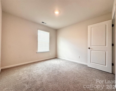6131 Faron Way - Photo Thumbnail 10