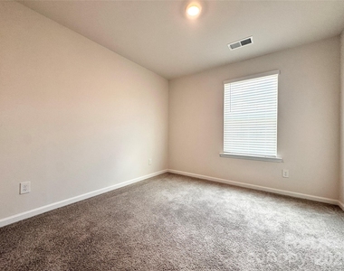 6131 Faron Way - Photo Thumbnail 12