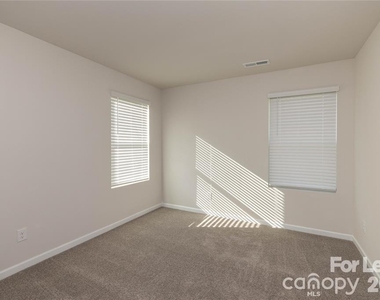 1419 Amhurst Street - Photo Thumbnail 32