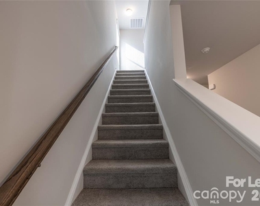 1419 Amhurst Street - Photo Thumbnail 21