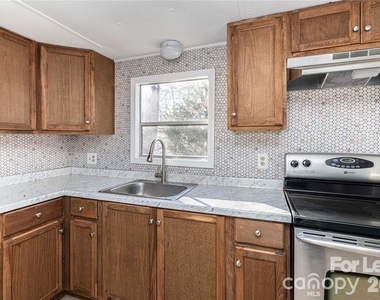 126 Poe Drive - Photo Thumbnail 5