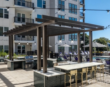 2408 South Boulevard - Photo Thumbnail 15
