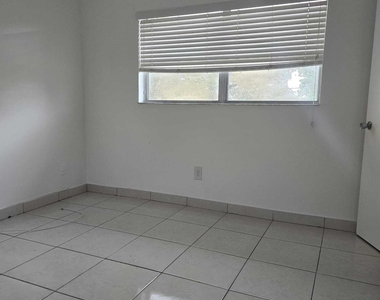 1201 Sw 52nd Avenue - Photo Thumbnail 22