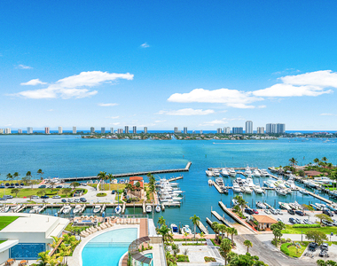 220 Lake Shore Drive - Photo Thumbnail 1