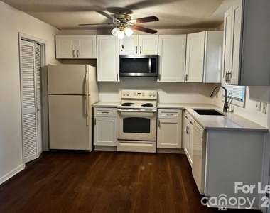 626 Walnut Street - Photo Thumbnail 5