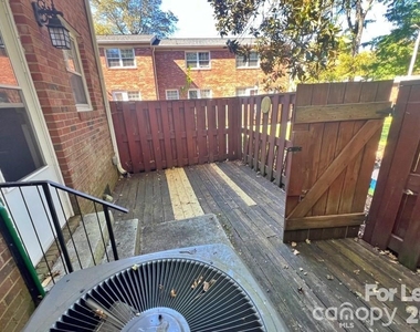 626 Walnut Street - Photo Thumbnail 12