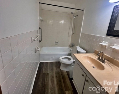 626 Walnut Street - Photo Thumbnail 10