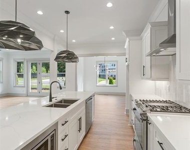 1529 Beckwith Place - Photo Thumbnail 2