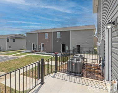 3971 Newhall Drive Nw - Photo Thumbnail 36