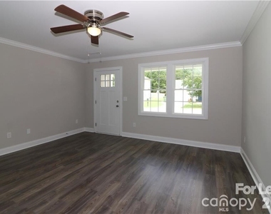 3971 Newhall Drive Nw - Photo Thumbnail 6