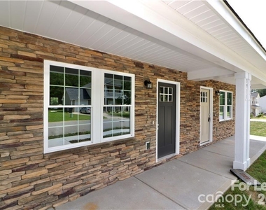3971 Newhall Drive Nw - Photo Thumbnail 2