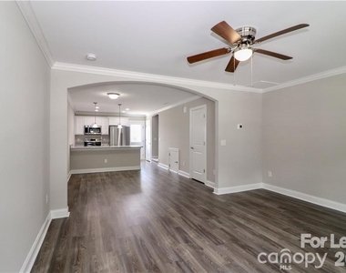 3971 Newhall Drive Nw - Photo Thumbnail 7