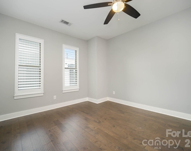 2006 Hawkins Street - Photo Thumbnail 11