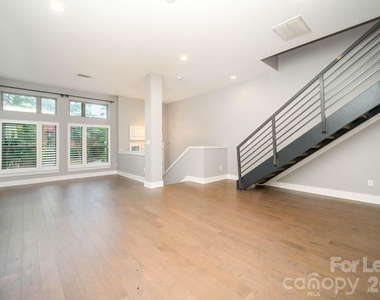 2006 Hawkins Street - Photo Thumbnail 4
