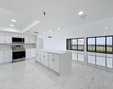 2480 Presidential Way - Photo Thumbnail 3