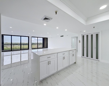 2480 Presidential Way - Photo Thumbnail 10