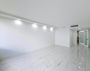 2480 Presidential Way - Photo Thumbnail 31