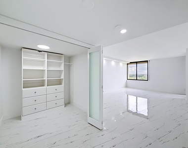 2480 Presidential Way - Photo Thumbnail 17