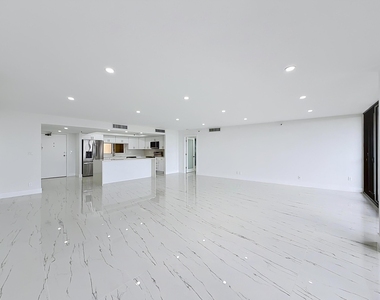 2480 Presidential Way - Photo Thumbnail 15