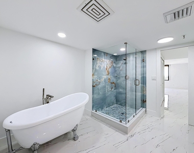 2480 Presidential Way - Photo Thumbnail 24