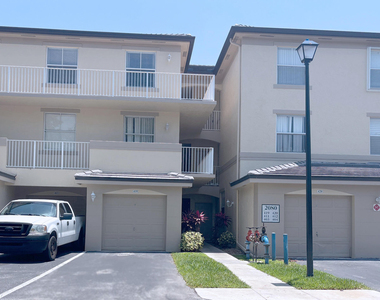 2080 Greenview Shores Boulevard - Photo Thumbnail 18