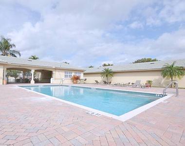 2080 Greenview Shores Boulevard - Photo Thumbnail 21