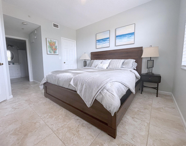 2080 Greenview Shores Boulevard - Photo Thumbnail 7