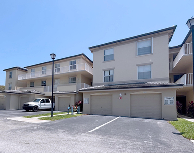 2080 Greenview Shores Boulevard - Photo Thumbnail 17