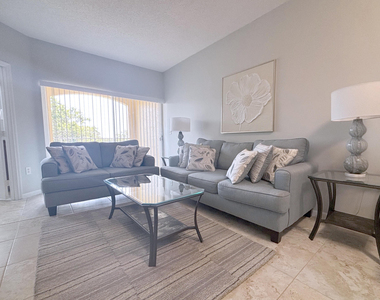 2080 Greenview Shores Boulevard - Photo Thumbnail 5