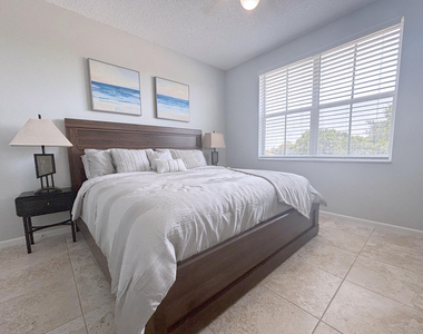 2080 Greenview Shores Boulevard - Photo Thumbnail 13