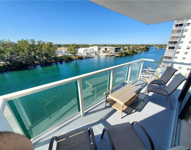 1401 N Riverside Drive - Photo Thumbnail 3