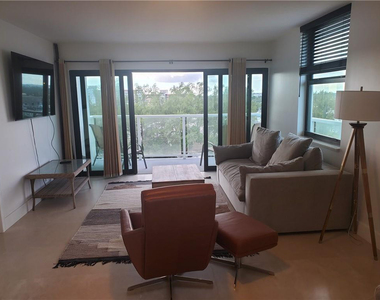 1401 N Riverside Drive - Photo Thumbnail 22