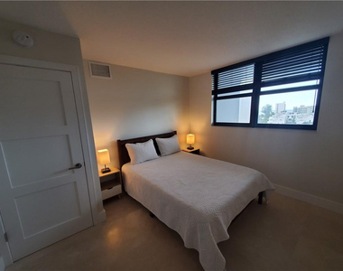 1401 N Riverside Drive - Photo Thumbnail 36