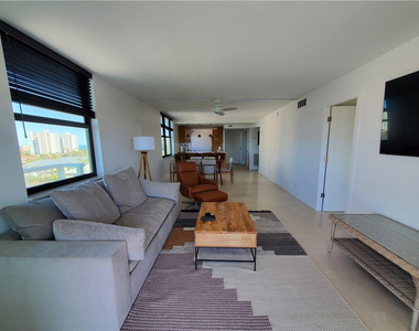 1401 N Riverside Drive - Photo Thumbnail 26