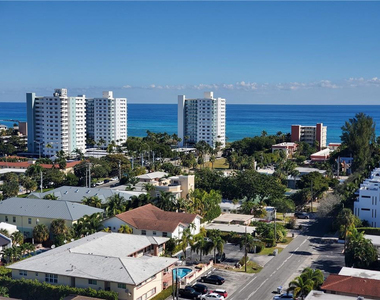 1401 N Riverside Drive - Photo Thumbnail 10
