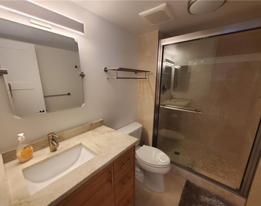 1401 N Riverside Drive - Photo Thumbnail 39