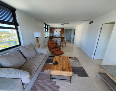 1401 N Riverside Drive - Photo Thumbnail 25