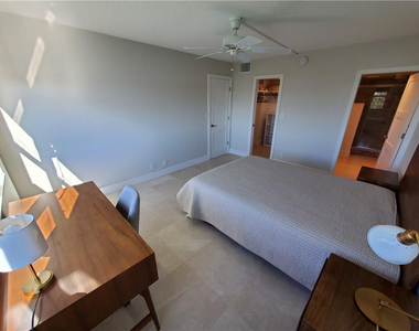 1401 N Riverside Drive - Photo Thumbnail 29