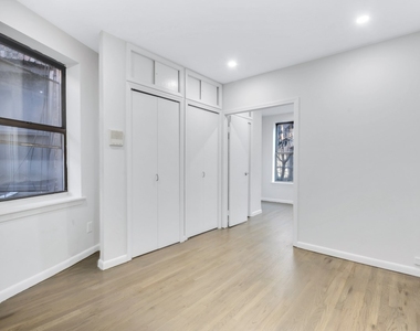 414 West 49th Street - Photo Thumbnail 2