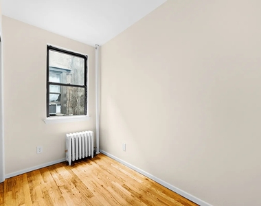 West 49th Street - Photo Thumbnail 3