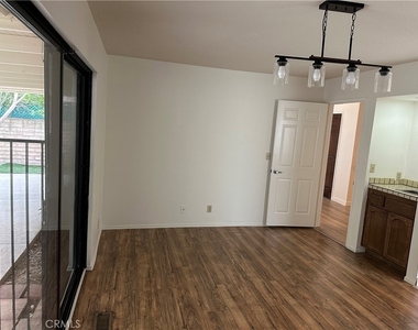 22518 Avenue San Luis - Photo Thumbnail 6